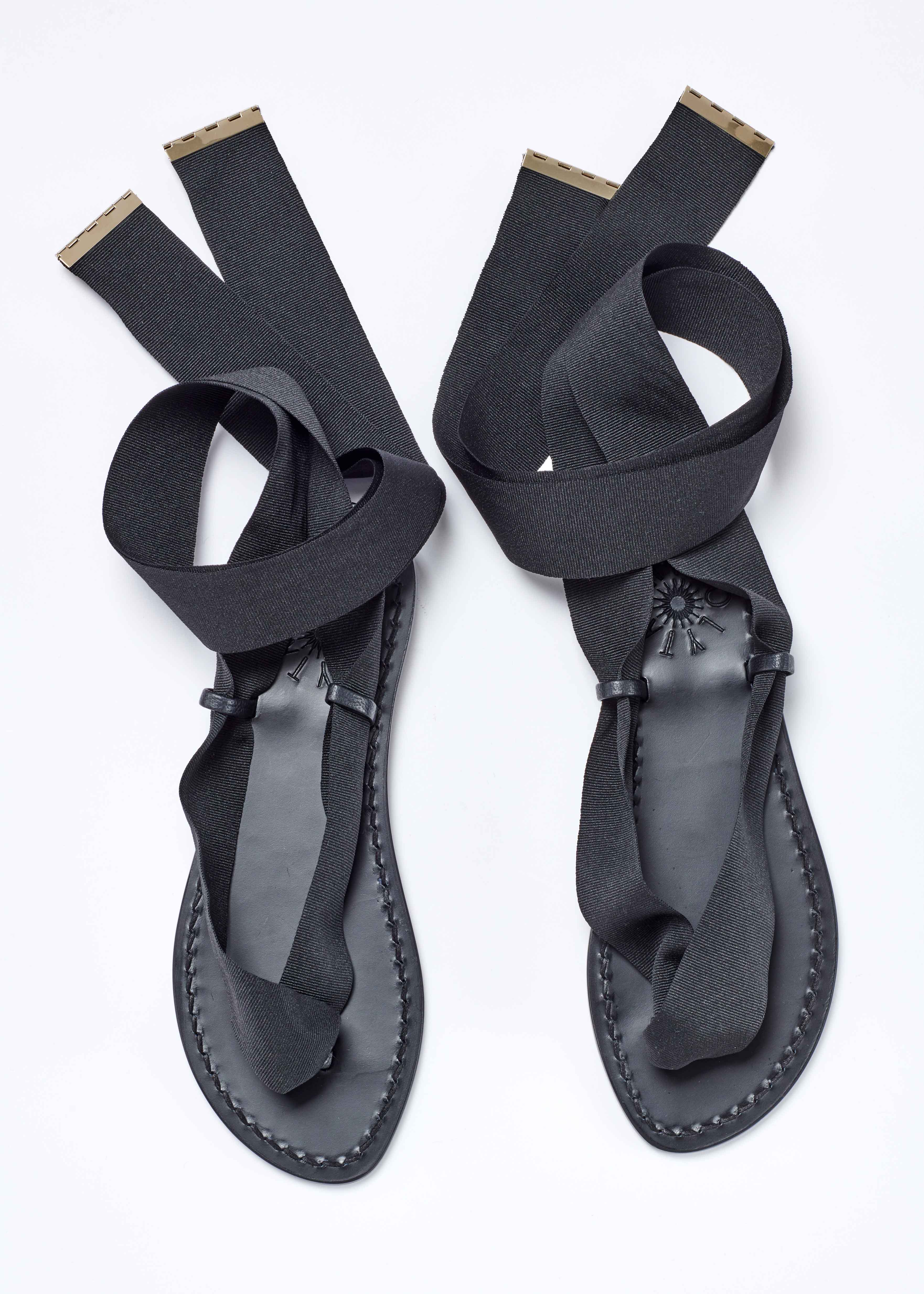 Flache Sandalen  aus Leder 